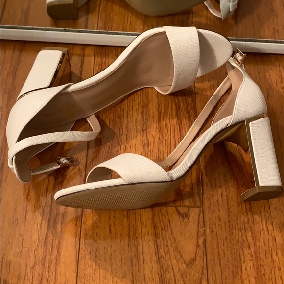 White heels - Picture 2 of 2